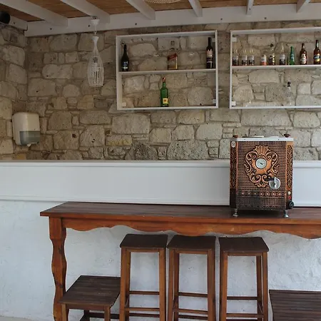 Mina Alacati