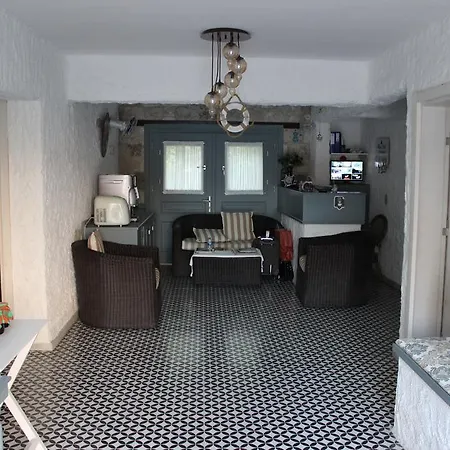 Mina Bed & Breakfast 2*