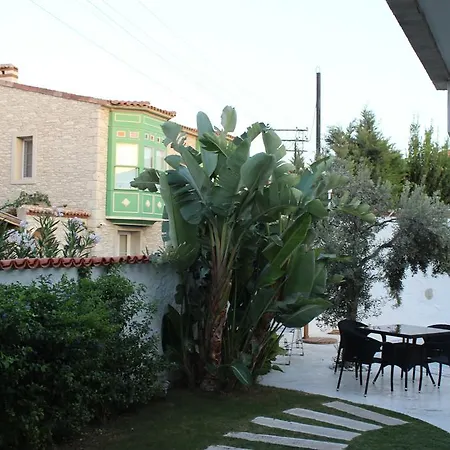 Mina 2* Alacati